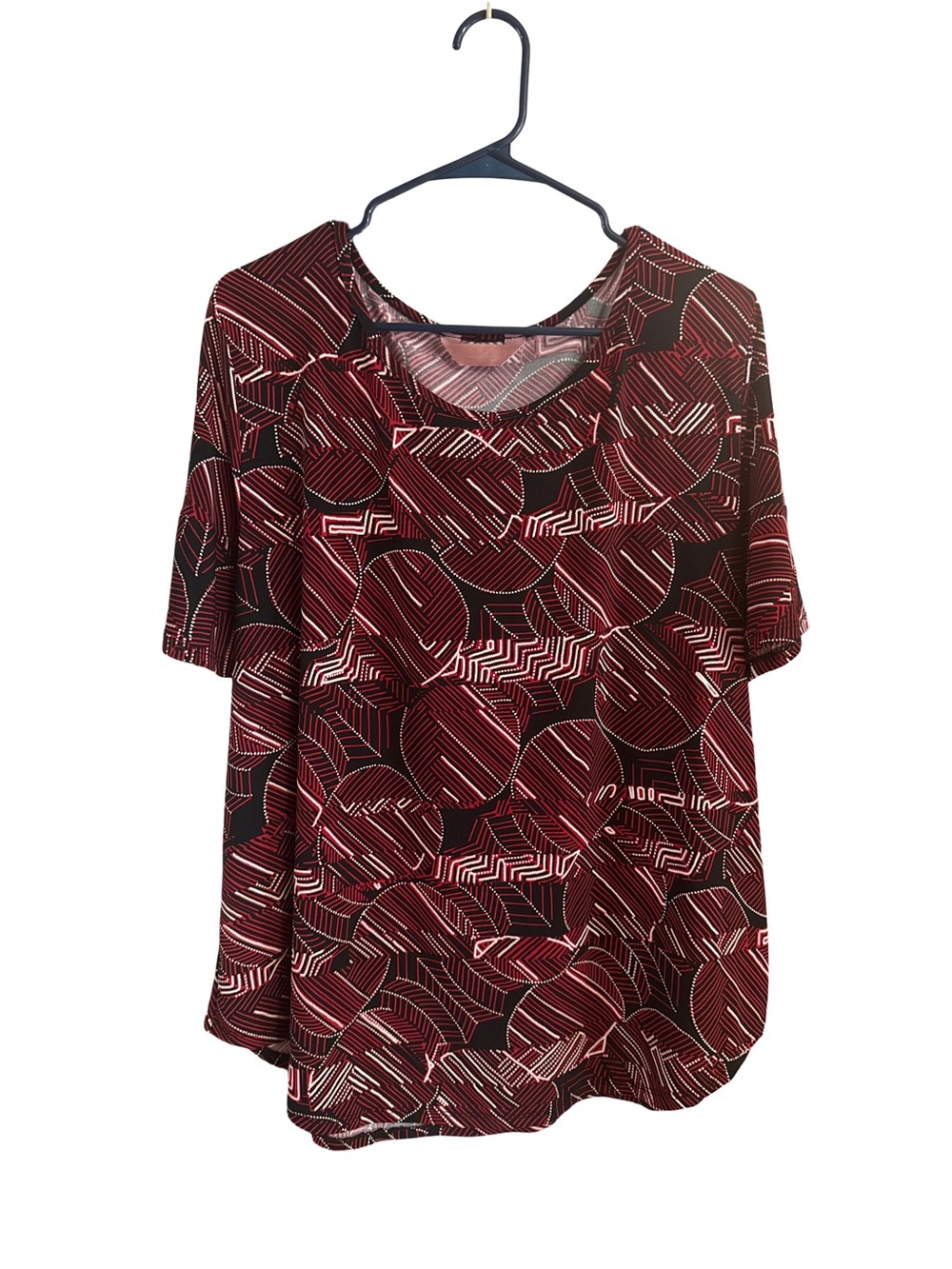 Amiana Burgundy and Black Geometric Short Sleeve Top